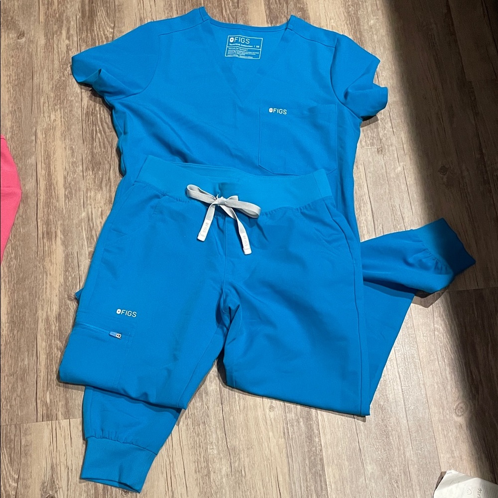 FIGS Women's Scrub Top and Jogger Set in Bright Blue